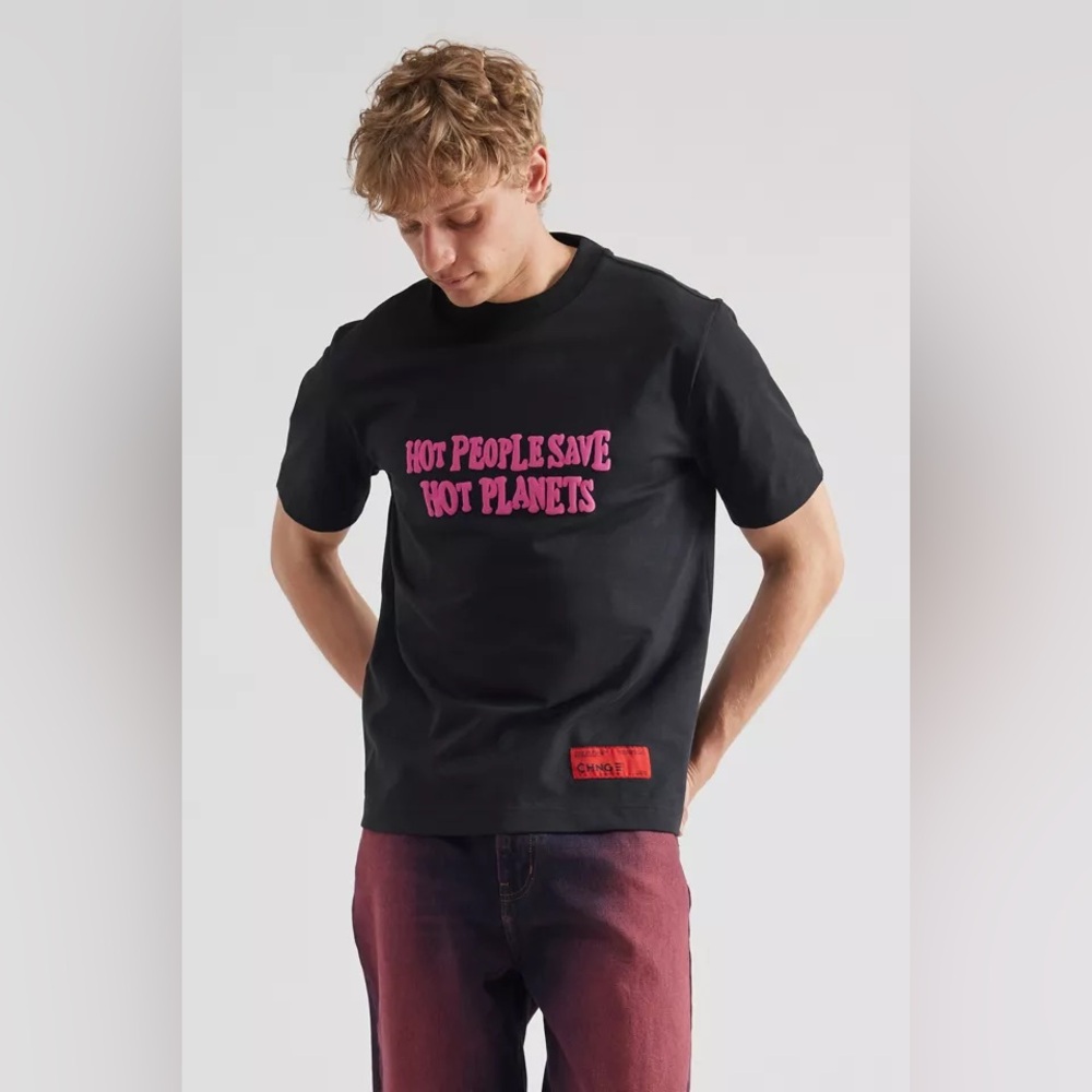 CHNGE UO Exclusive Hot People Tee